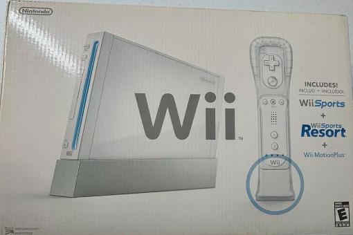 Wii Console White: Wii Sports + Wii Sports Resort + Wii Motion Plus - Wii