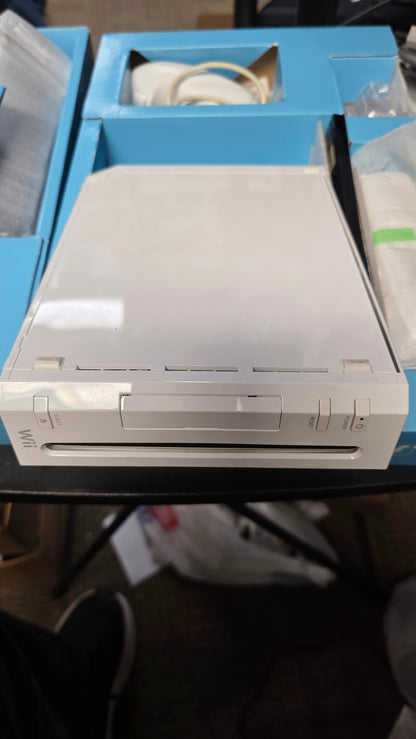 White Nintendo Wii System